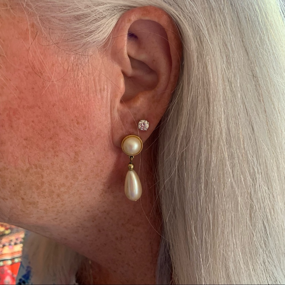 Teardrop Pierced Earrings with pearl and gold-tone post